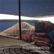 Царапина на двери автомобиля