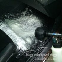Активная пена в химчистке авто